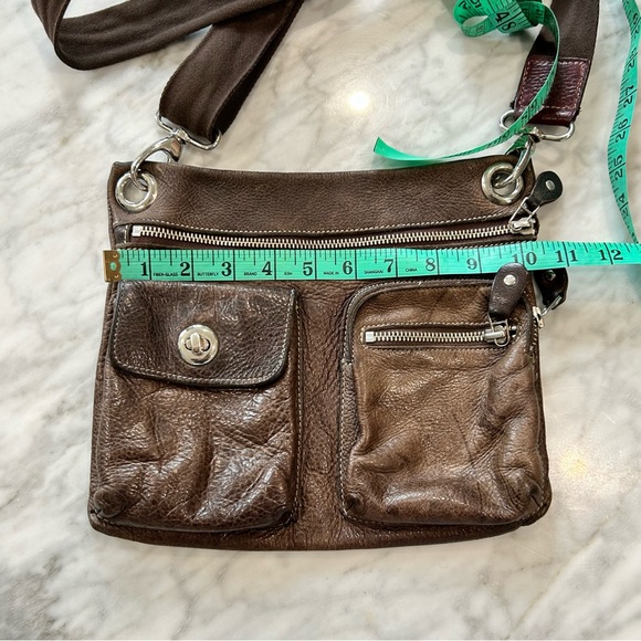 Roots Vintage Village Crossbody Bag in Brown Patina Leather - Picture 10 of 11